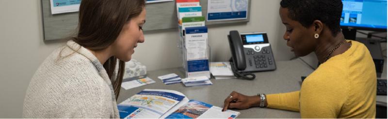 A student meets with a career counselor.